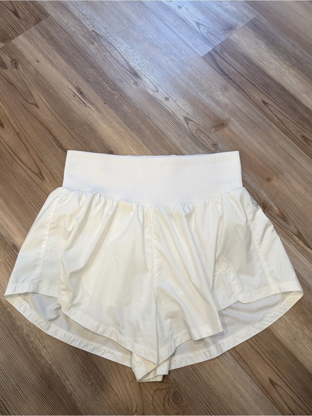 EUC Free People Movement White Carpe Diem Shorts-Size S